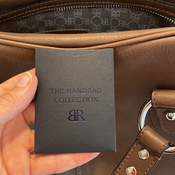 Banana republic women’s leather long shoulder bag. Great for travel! - Picture 8 of 8